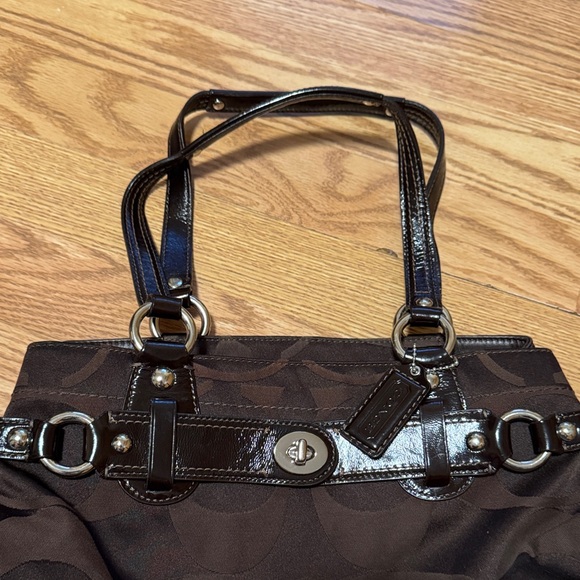 Coach Carly Signature Jacquard Hobo Shoulder Bag - Picture 5 of 5